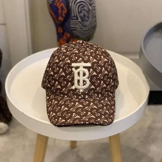 BURBERRY- BASEBALL CAP Metroutfits